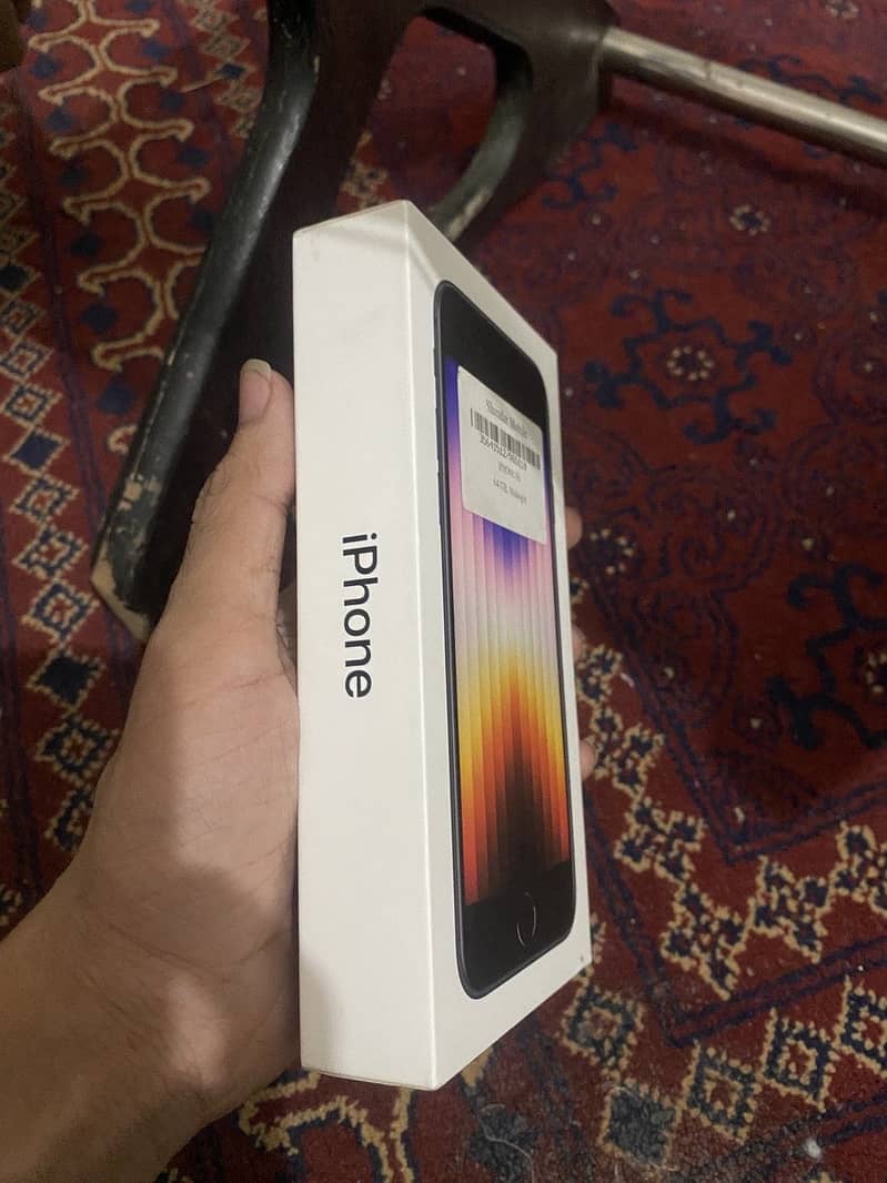 iPhone SE 3rd genration 4