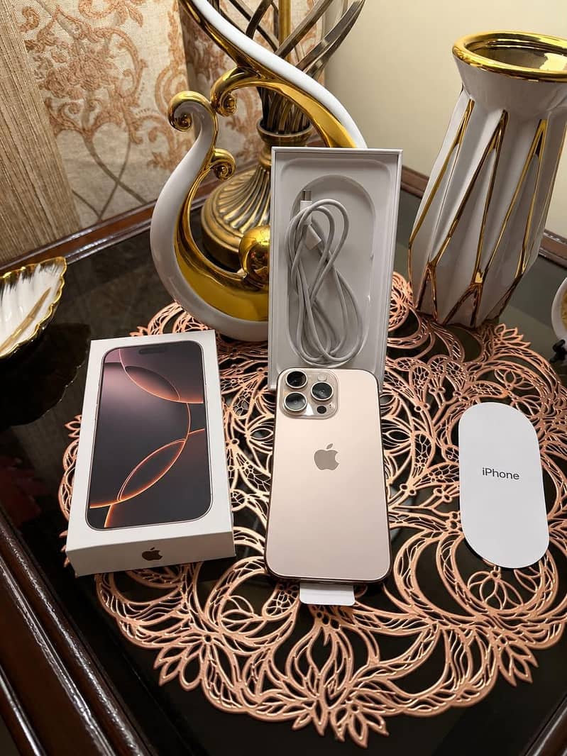 Apple iPhone 16 Pro Max 0