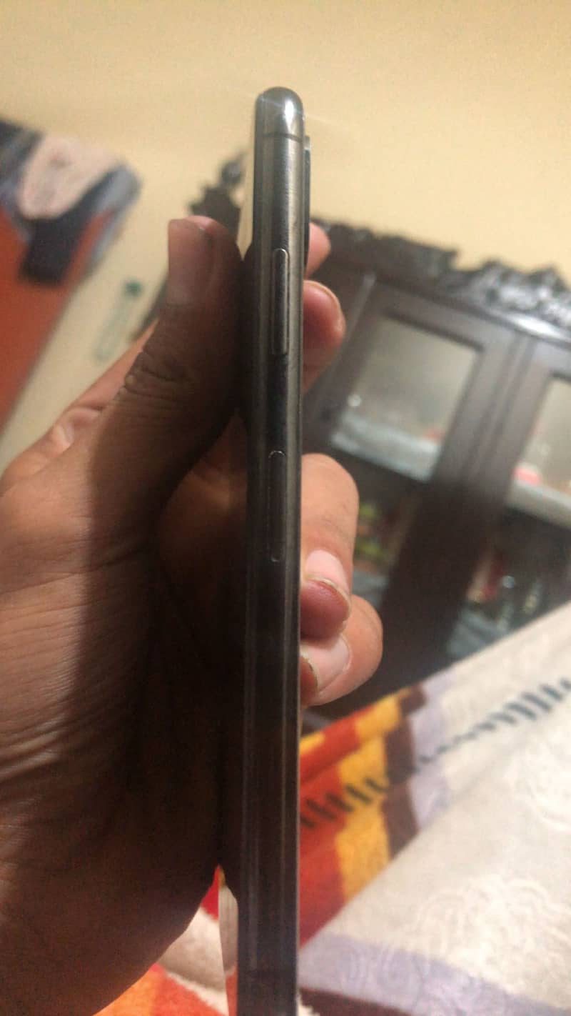Apple iPhone XS 1