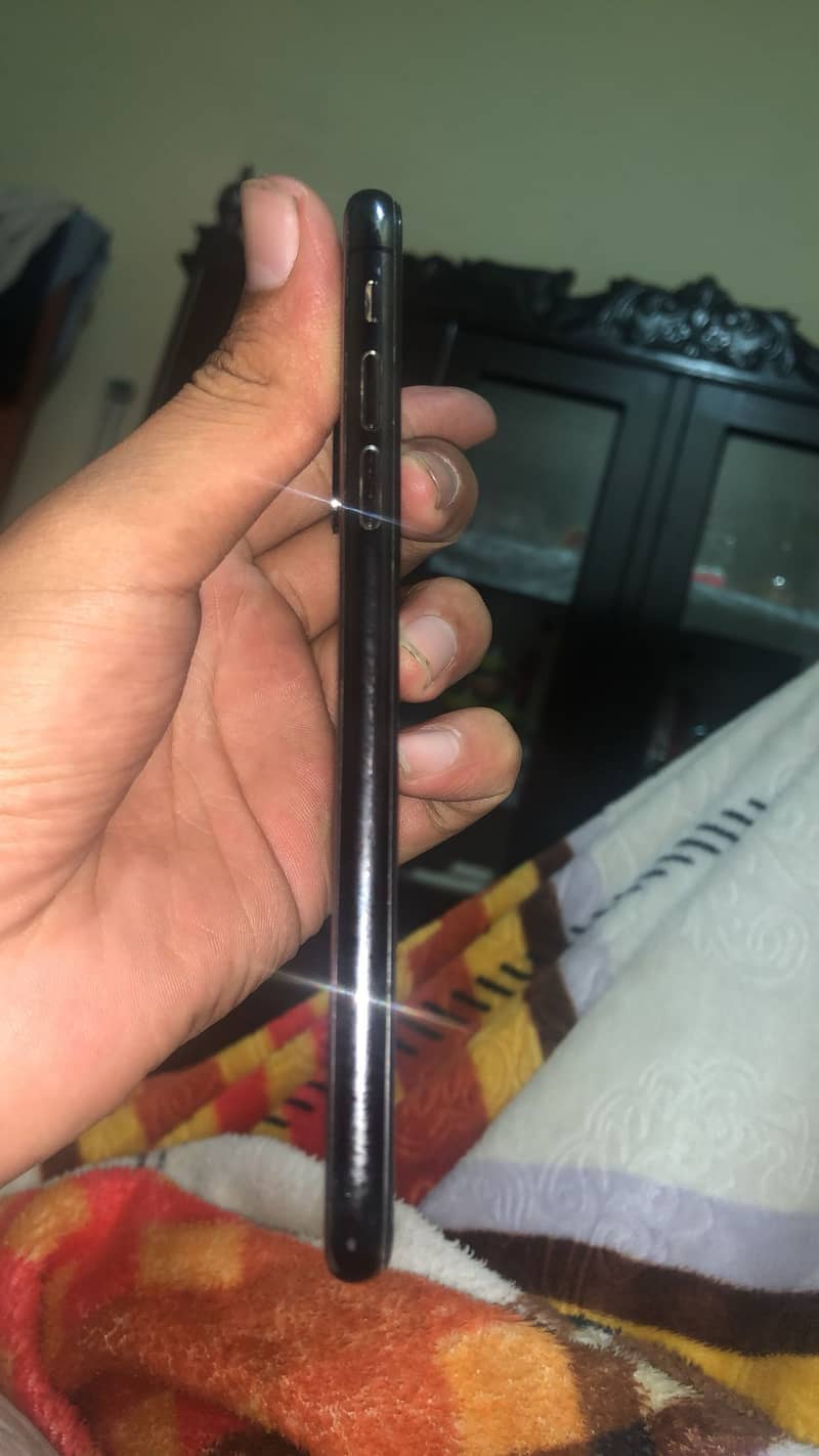 Apple iPhone XS 3