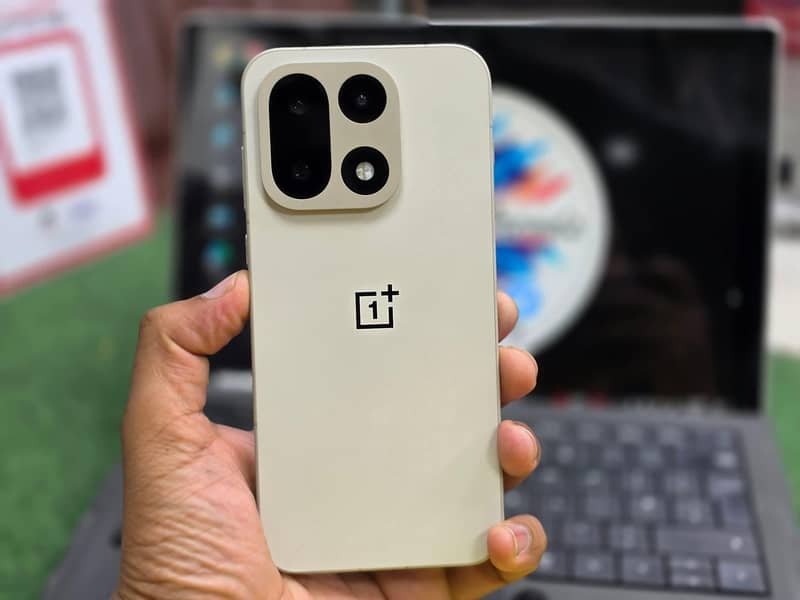 OnePlus 15 Global 1