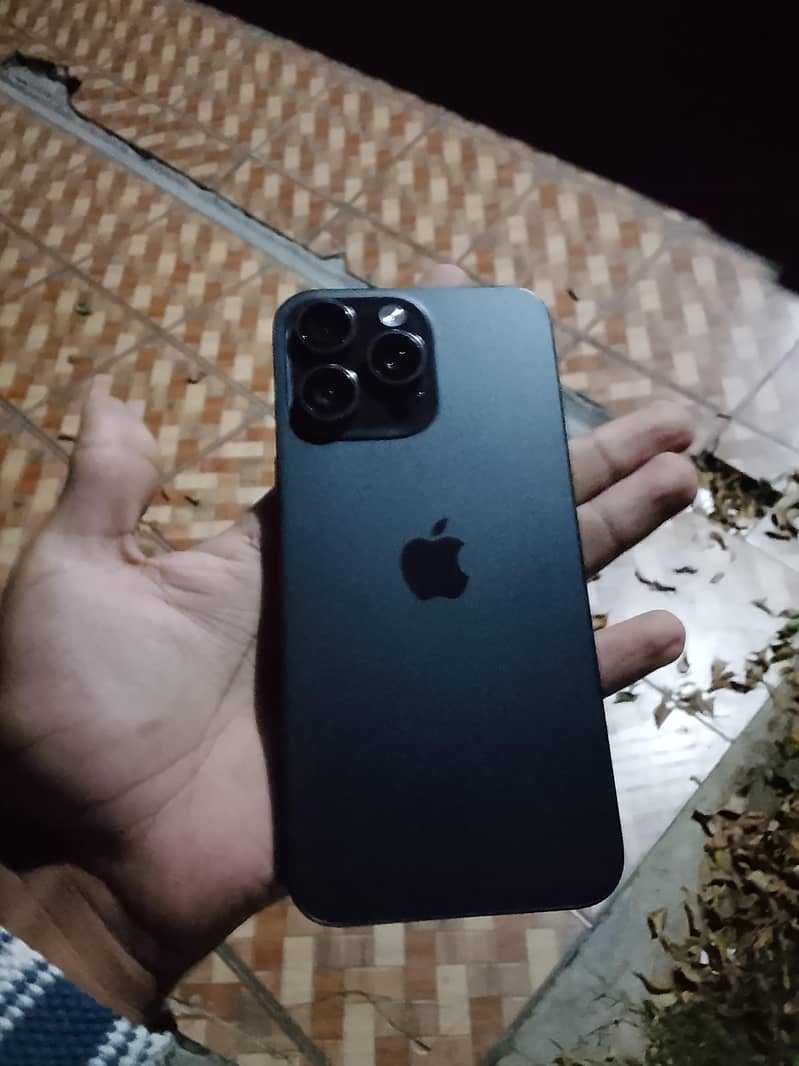 Apple iPhone 15 Pro Max 6