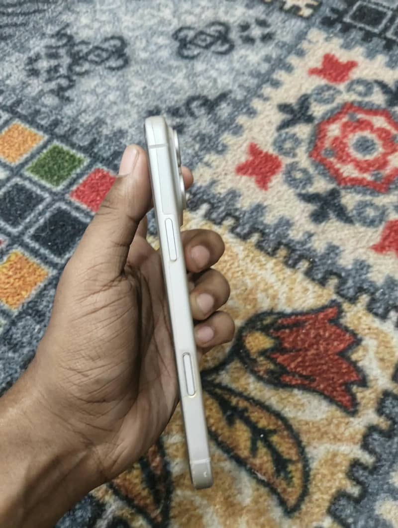 Apple iPhone 17 Pro Max 3