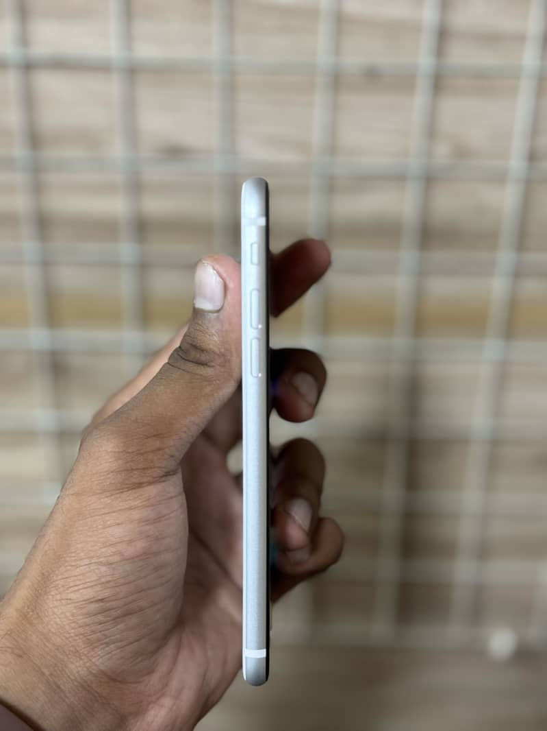 Apple iPhone SE2020 3