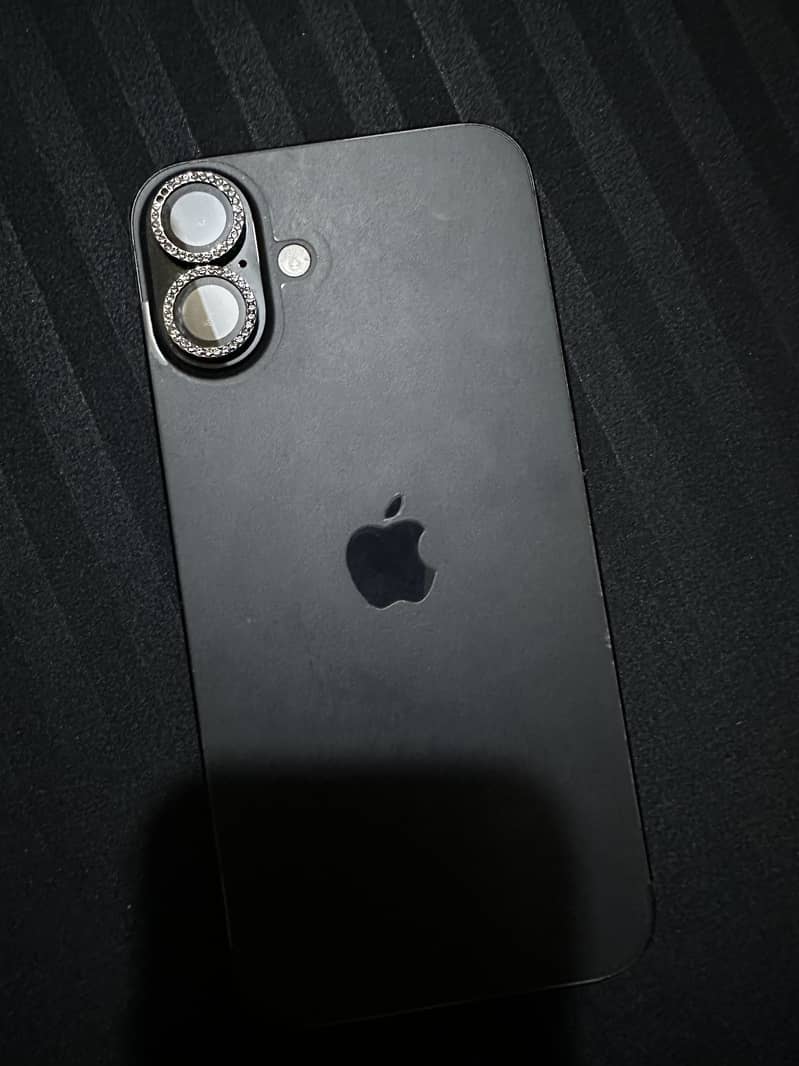 Apple iPhone 16 Plus 0