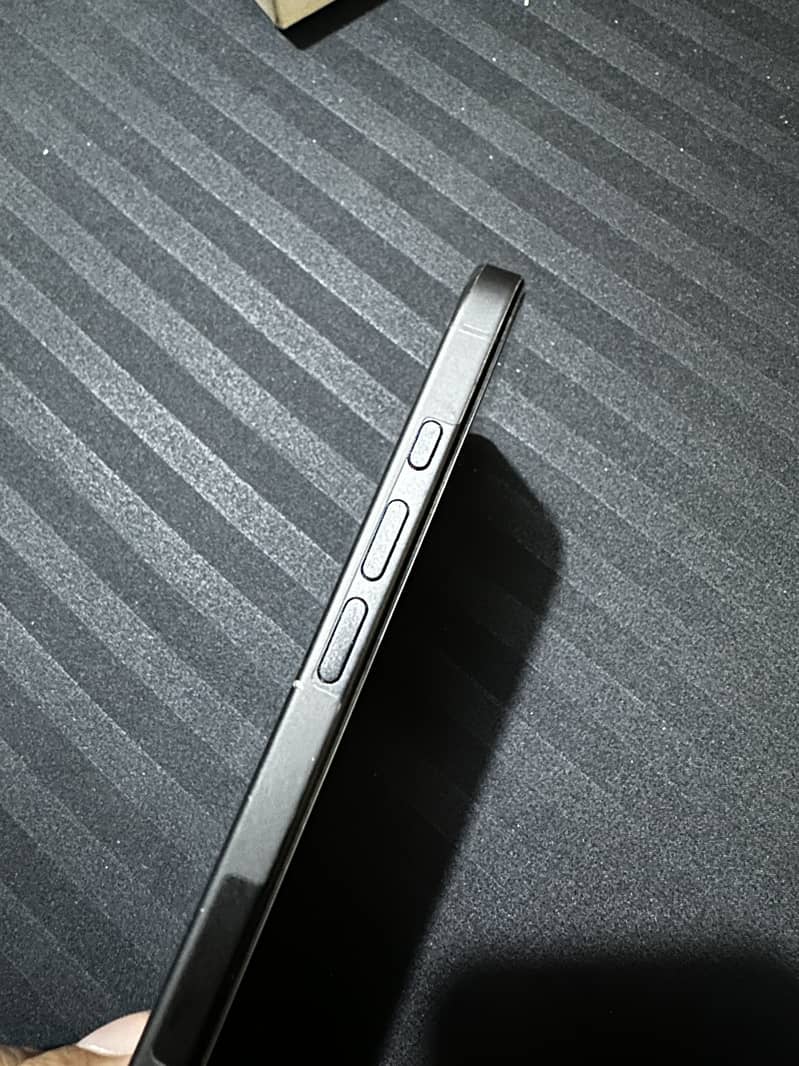 Apple iPhone 16 Plus 2