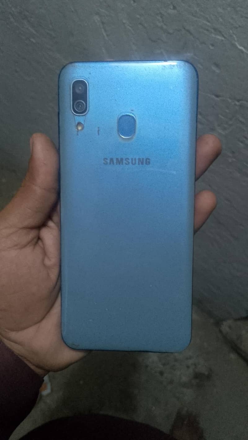 Samsung Mobile A30 3