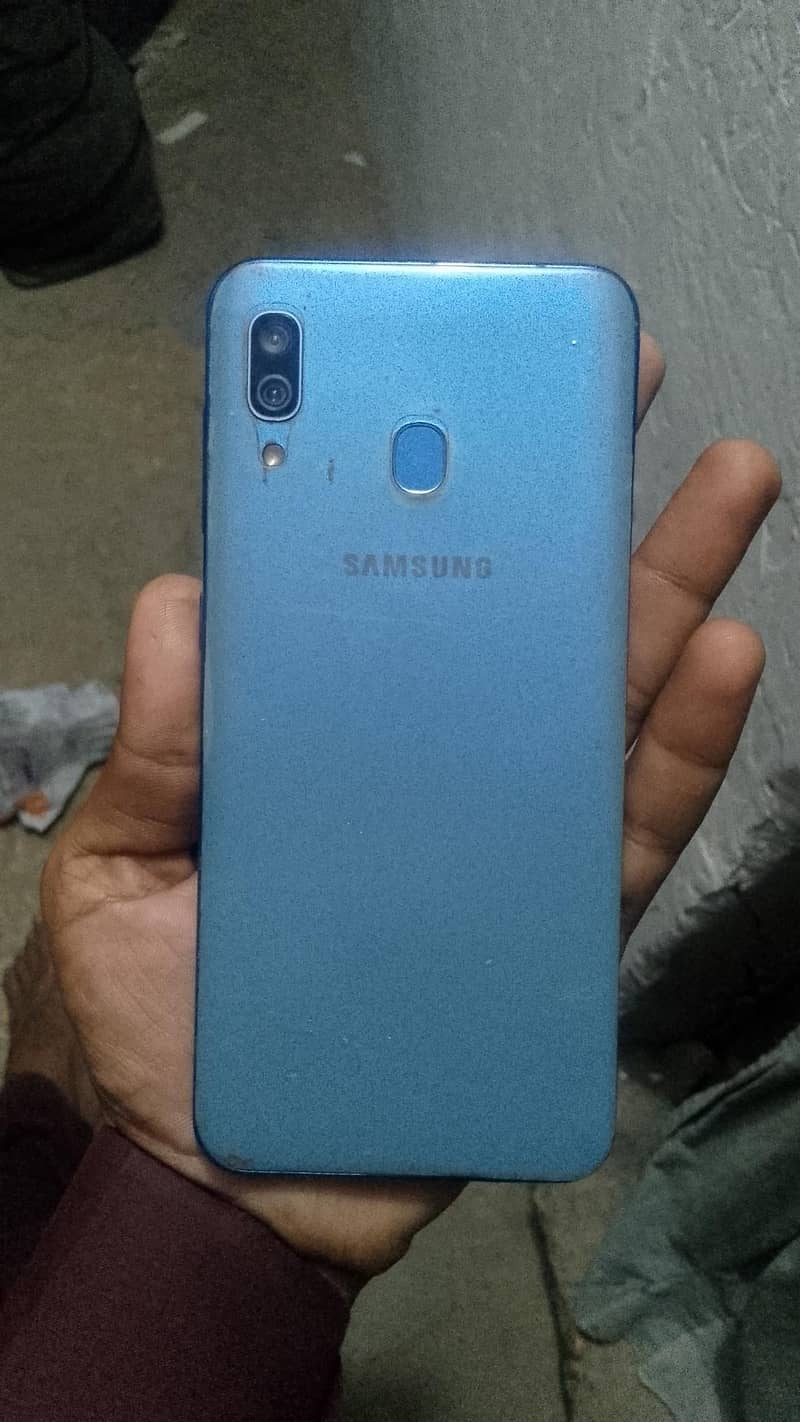 Samsung Mobile A30 7