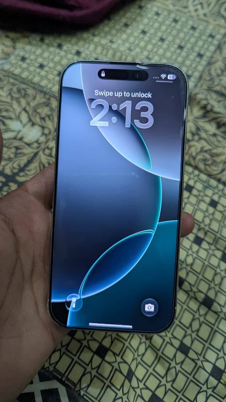 Apple iPhone 16 Pro 0