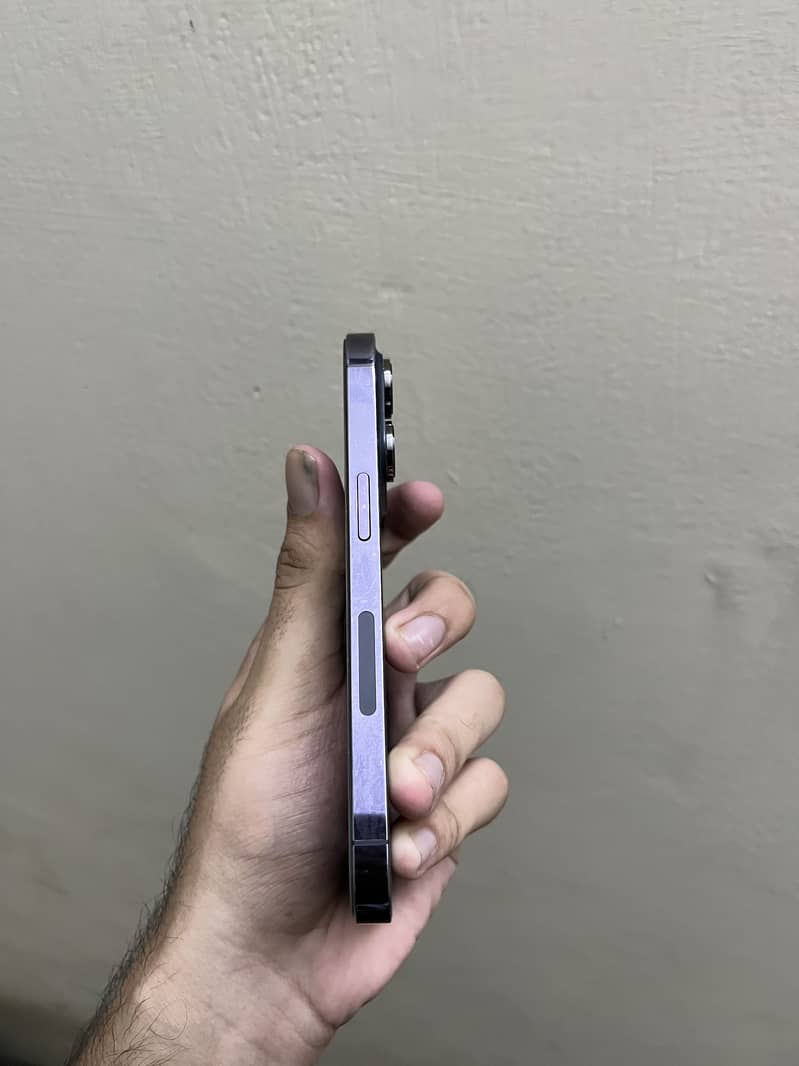 Apple iPhone 14 Pro 1