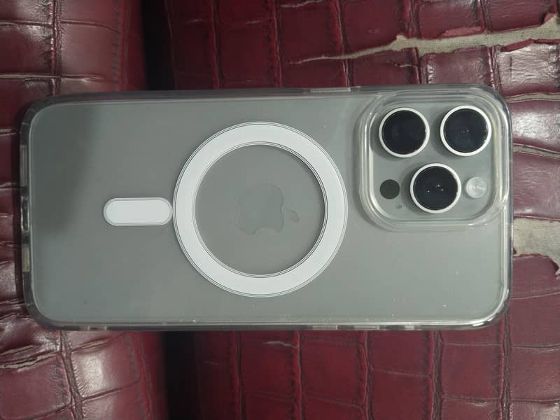 iPhone 15 Pro Max 1