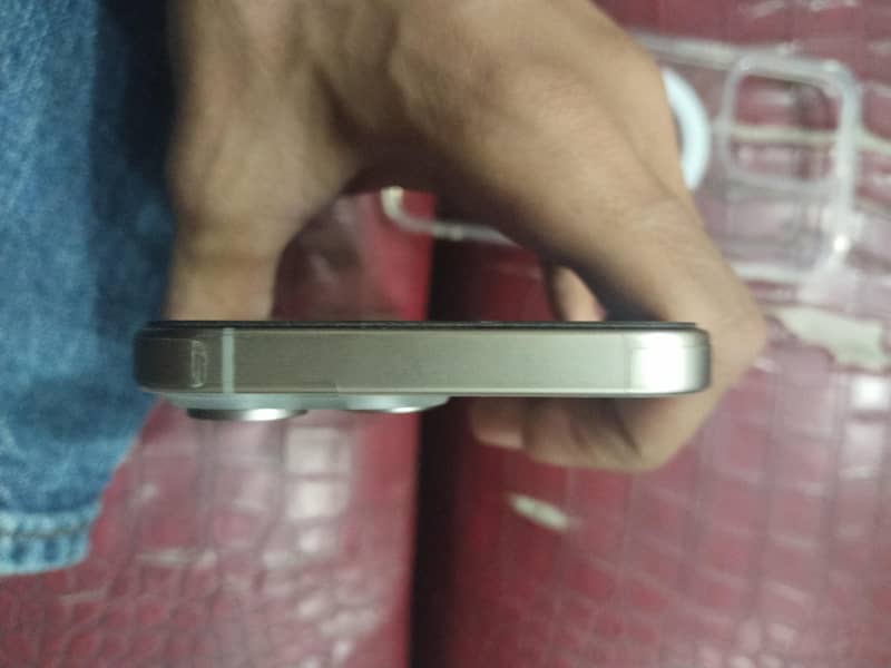 iPhone 15 Pro Max 3
