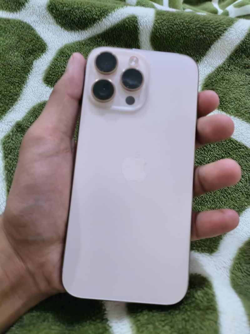 Apple iPhone 16 Pro Max 0
