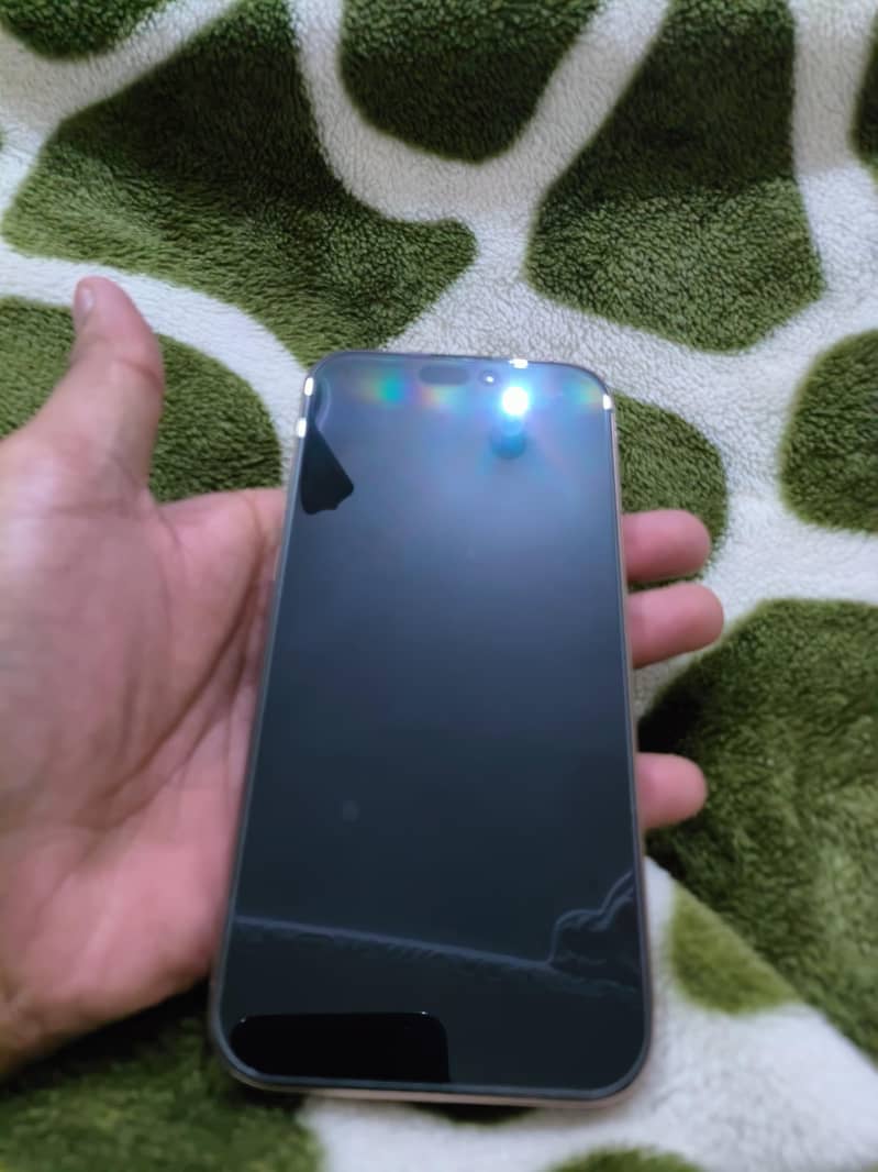Apple iPhone 16 Pro Max 6
