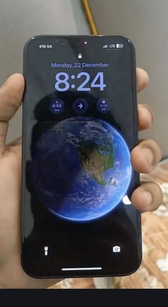 Apple iPhone 13 0