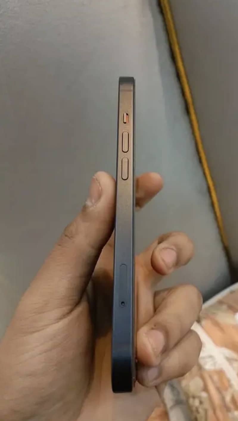 Apple iPhone 13 3