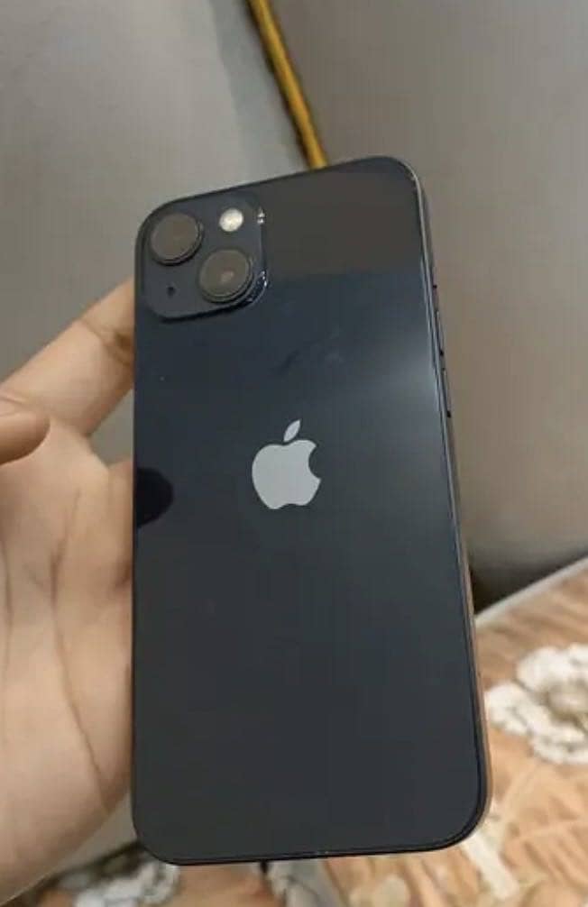 Apple iPhone 13 4