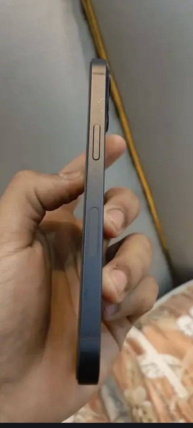 Apple iPhone 13 6