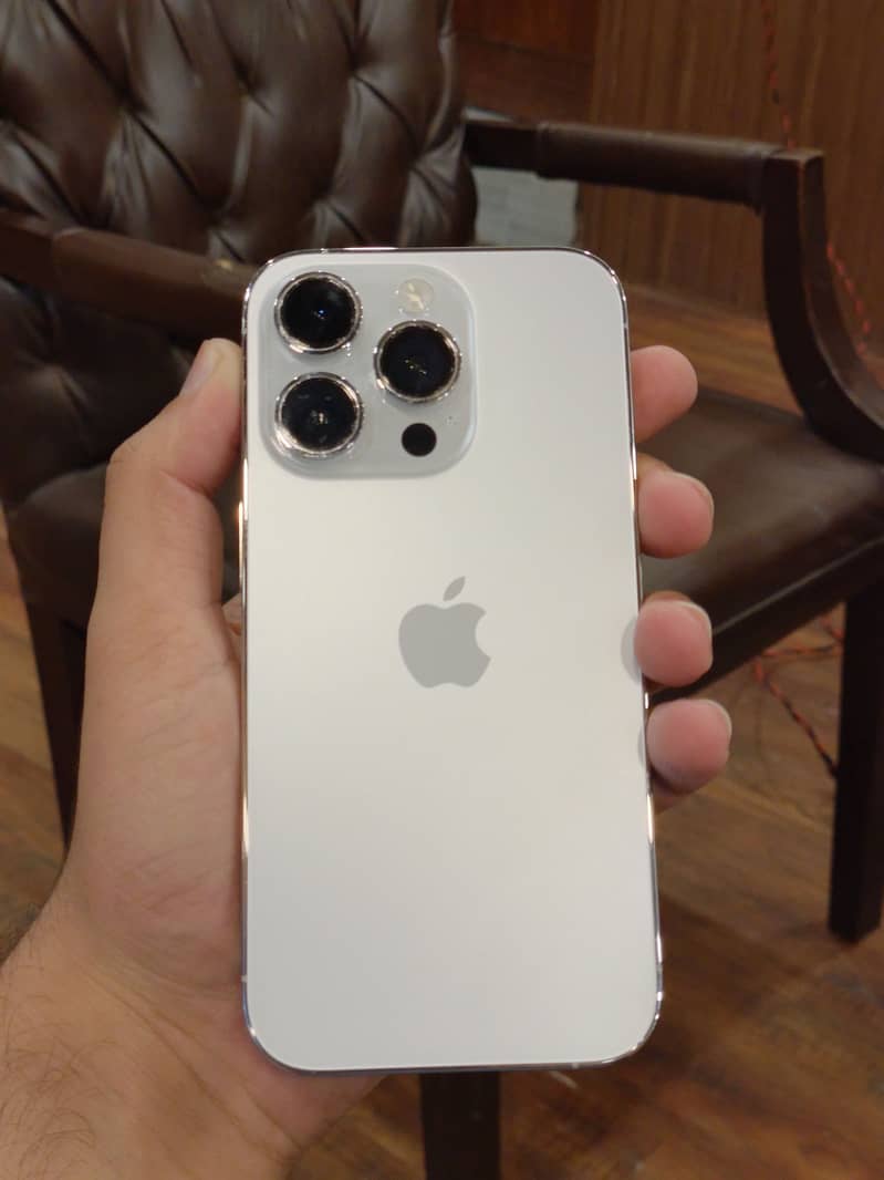 Apple iPhone 14 Pro 1