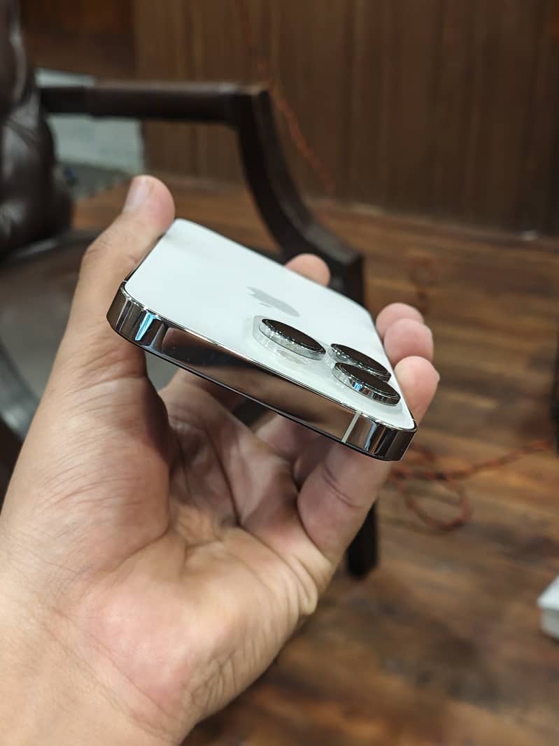 Apple iPhone 14 Pro 2