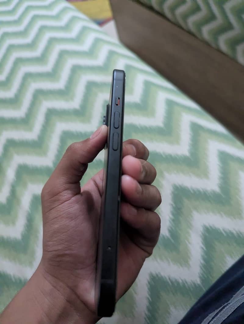Apple iPhone 15 3