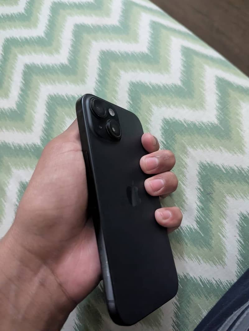 Apple iPhone 15 4