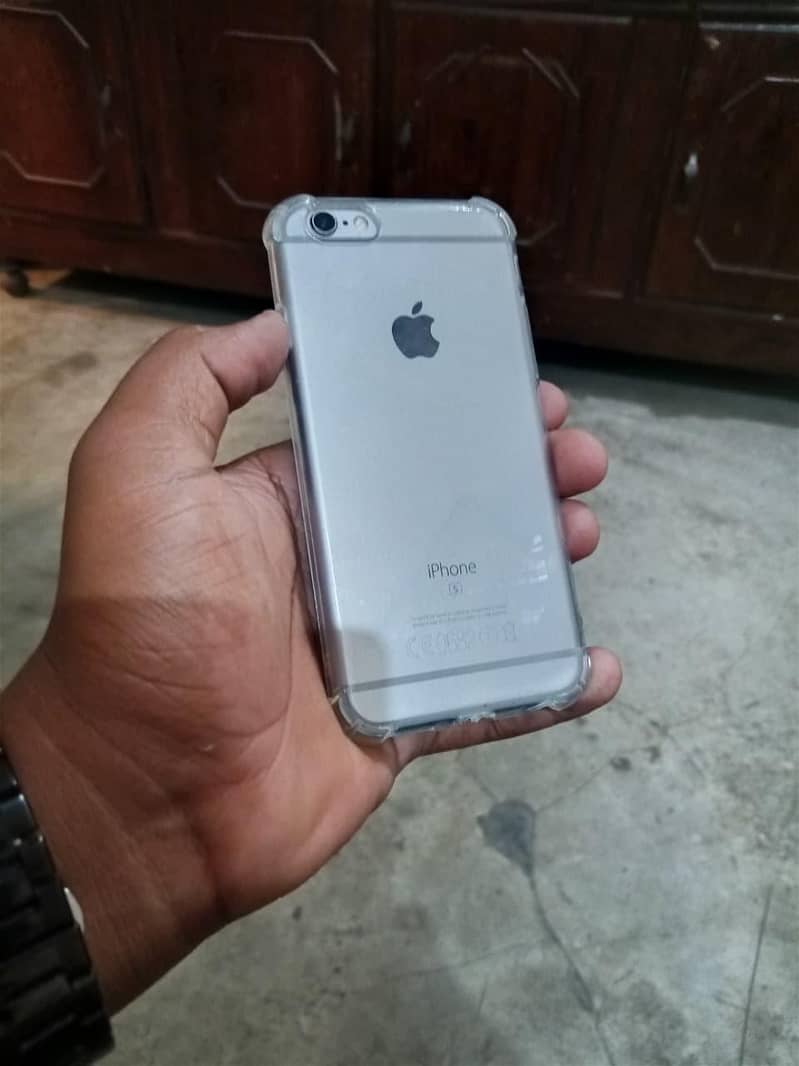 Apple iPhone 6S 1