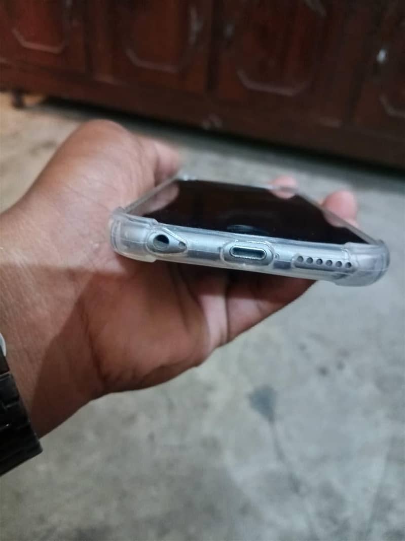 Apple iPhone 6S 3