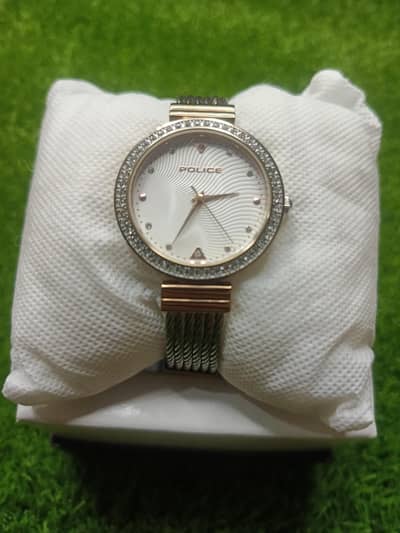 Beautiful New Ladies Watch Antique style