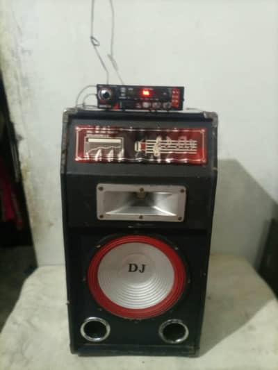 ampifier l am selling eco sound DJ speaker