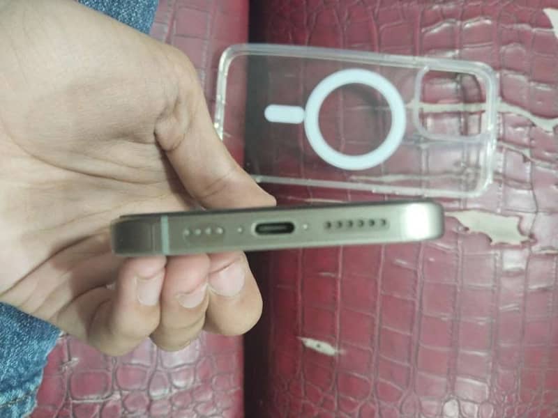 iPhone 15 Pro Max (FU) 5