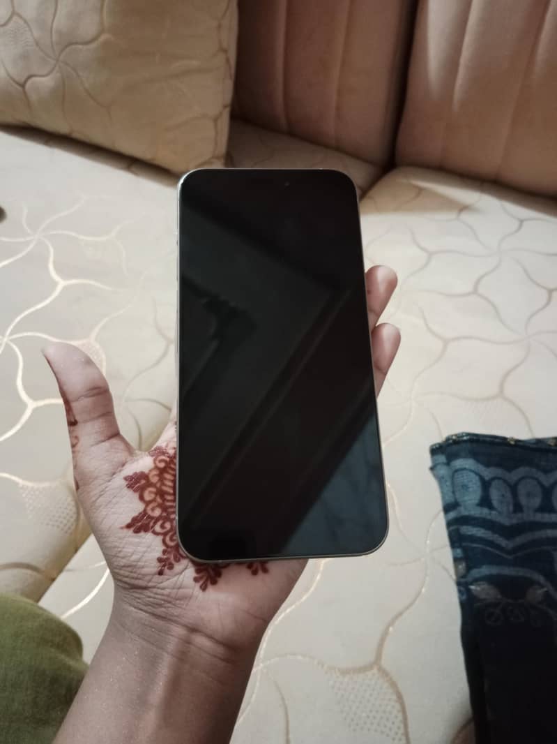 Apple iPhone 15 Pro Max 3