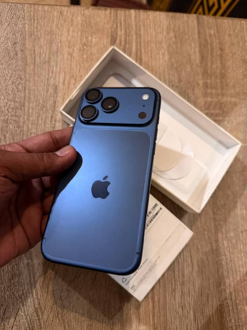 Apple iPhone 17 Pro Max 6