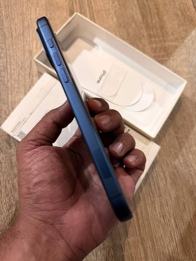Apple iPhone 17 Pro Max 8