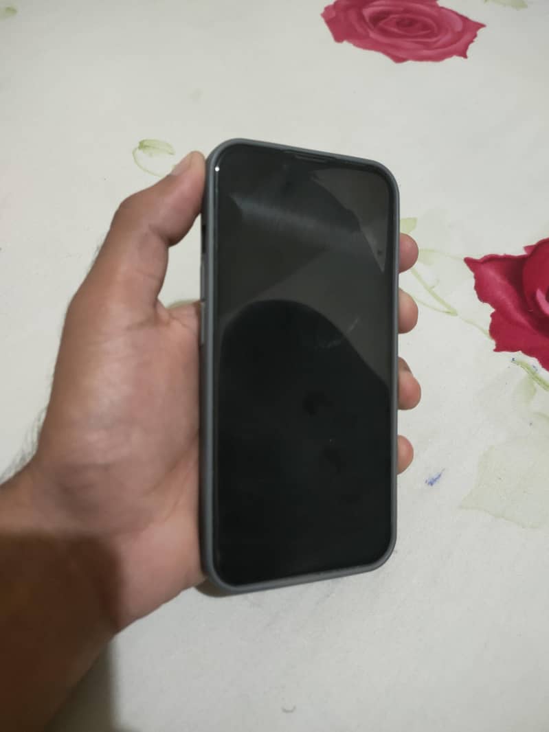 Apple iPhone 13 6