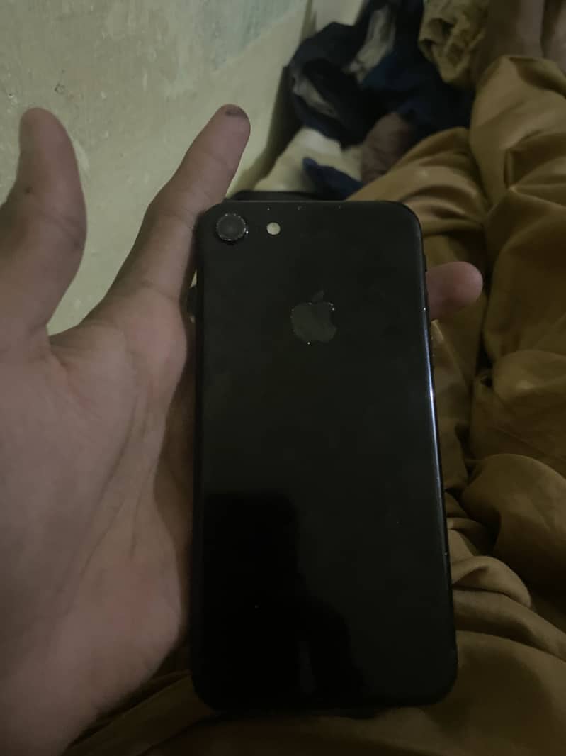 Apple iPhone 7 3