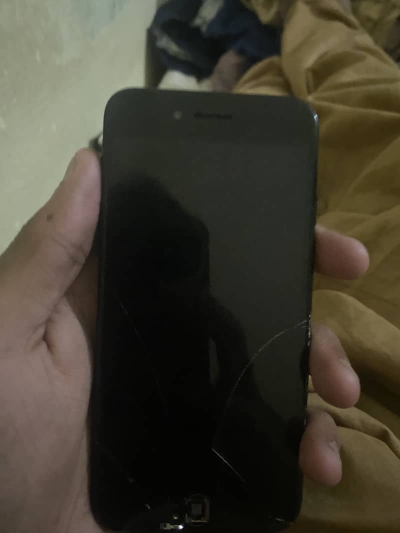 Apple iPhone 7 4