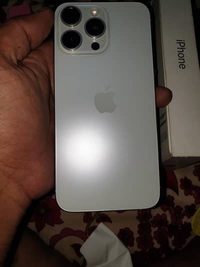 Apple iPhone 15 Pro Max . Jv 256. gb. battery health 89 . . cycle. 563
