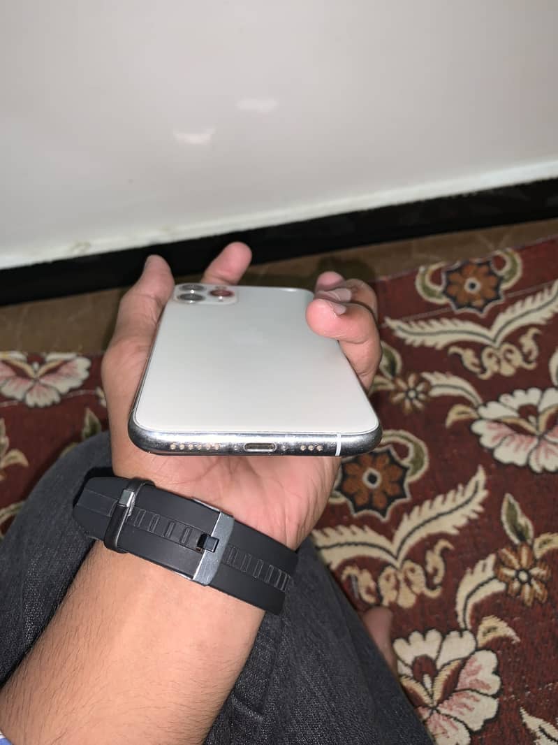 Apple iPhone 11 Pro 3