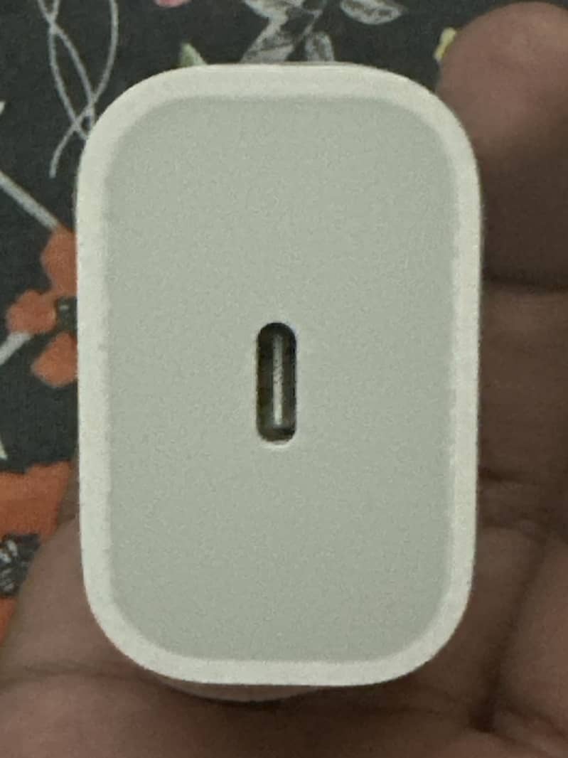Apple 20W Charger+Cable 3