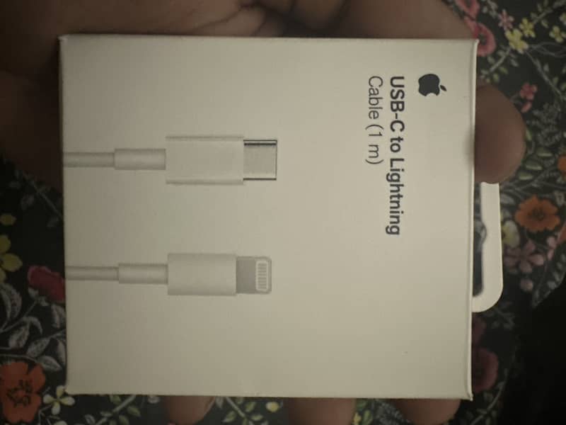 Apple 20W Charger+Cable 4