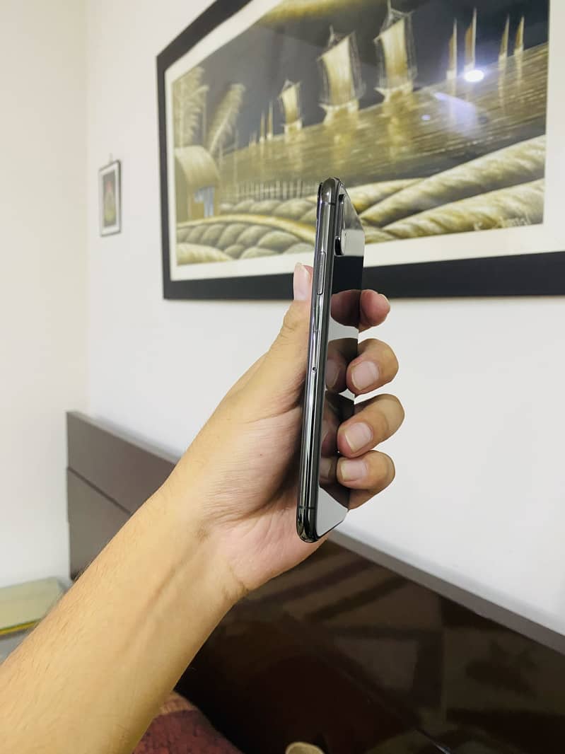 iPhone Xs 1