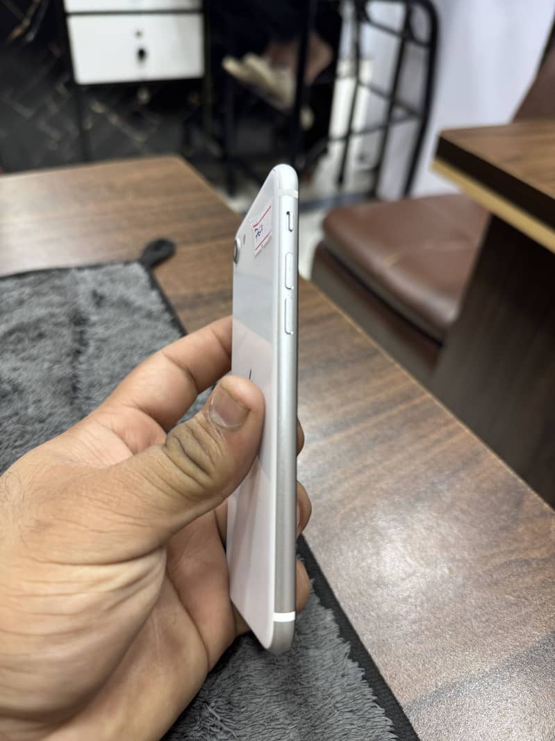 Apple iPhone SE 4