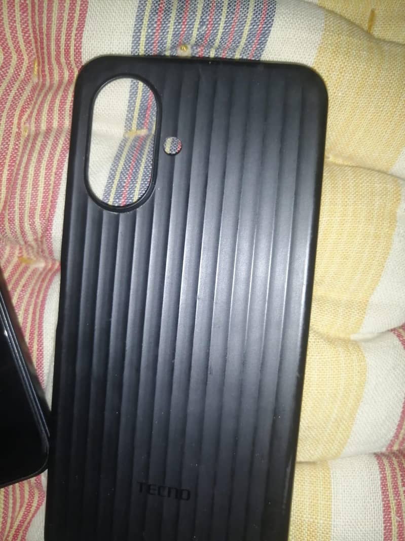 Tecno Spark Go 2 1