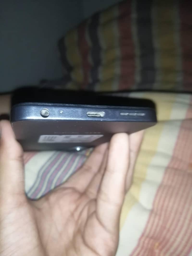 Tecno Spark Go 2 6