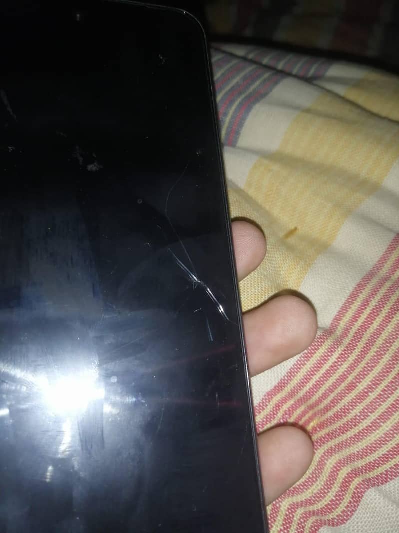 Tecno Spark Go 2 8