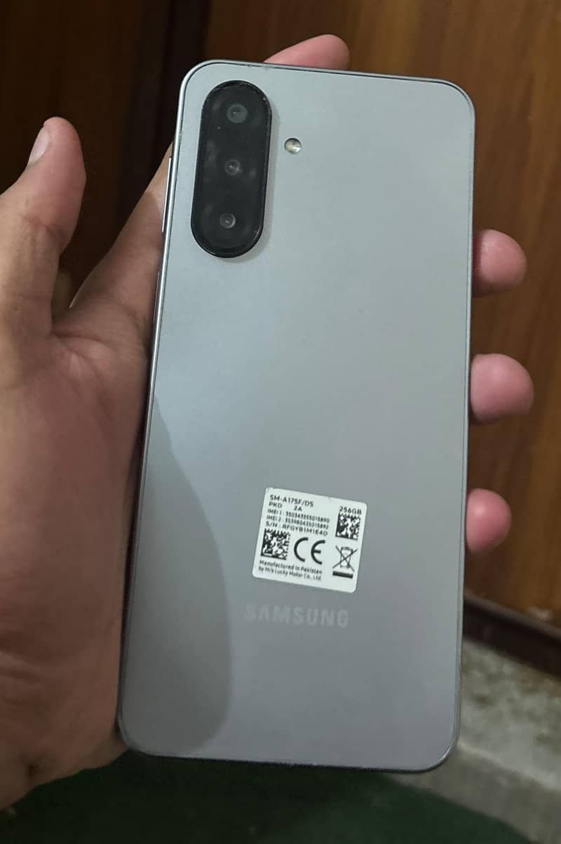 Samsung A17 1