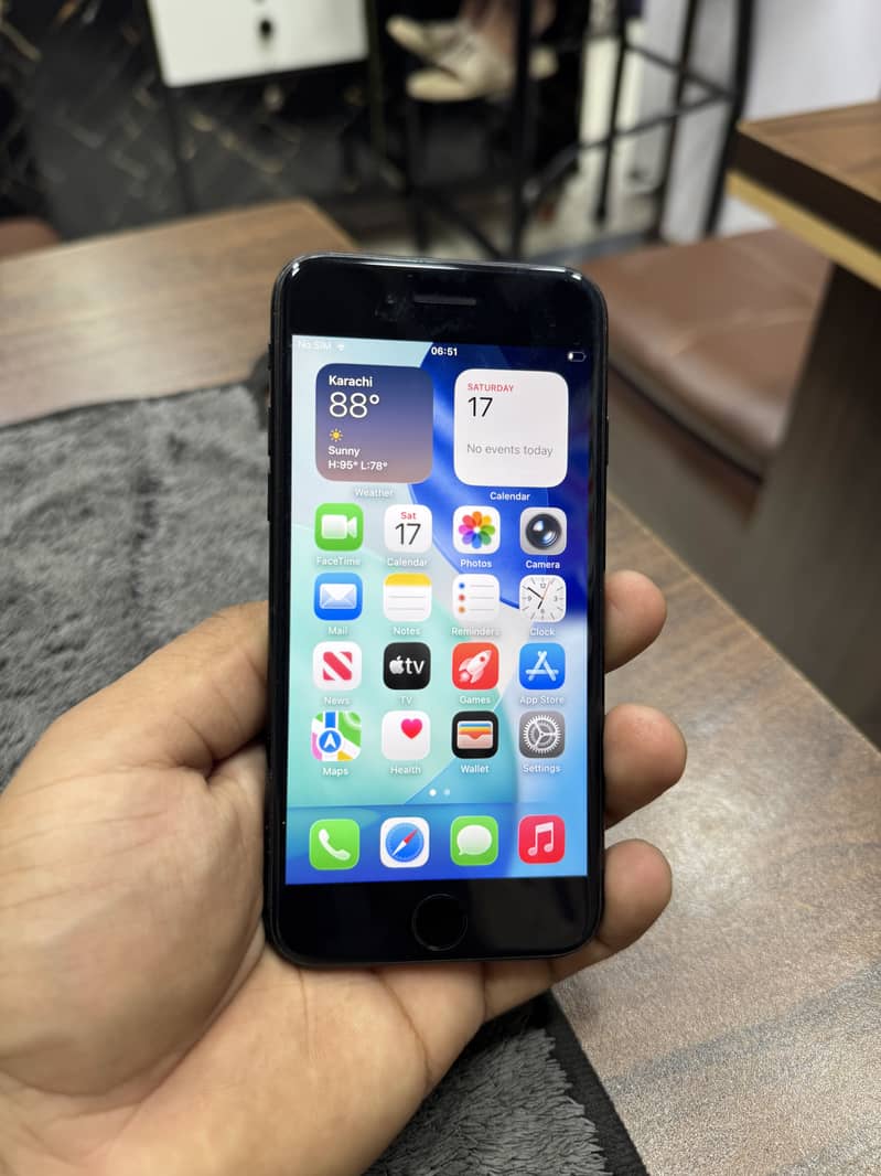 Apple iPhone SE 0