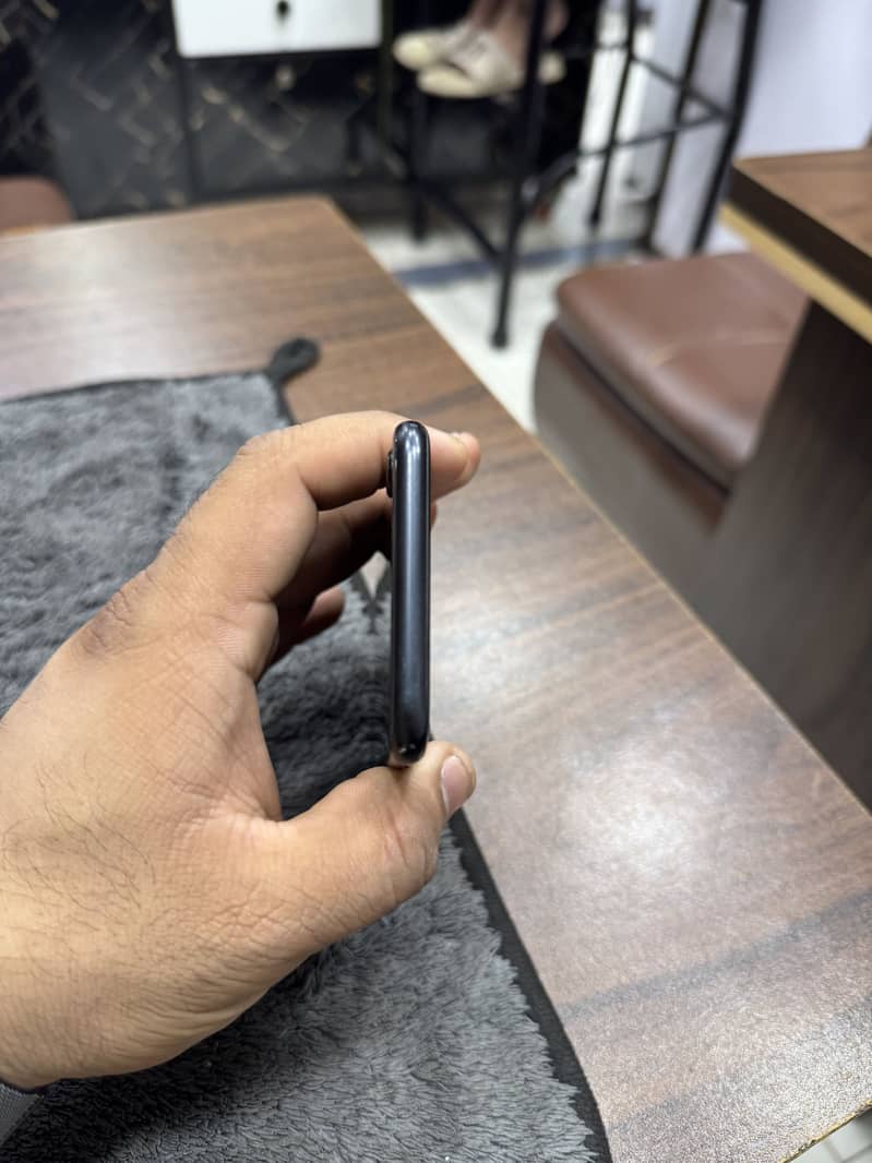 Apple iPhone SE 3