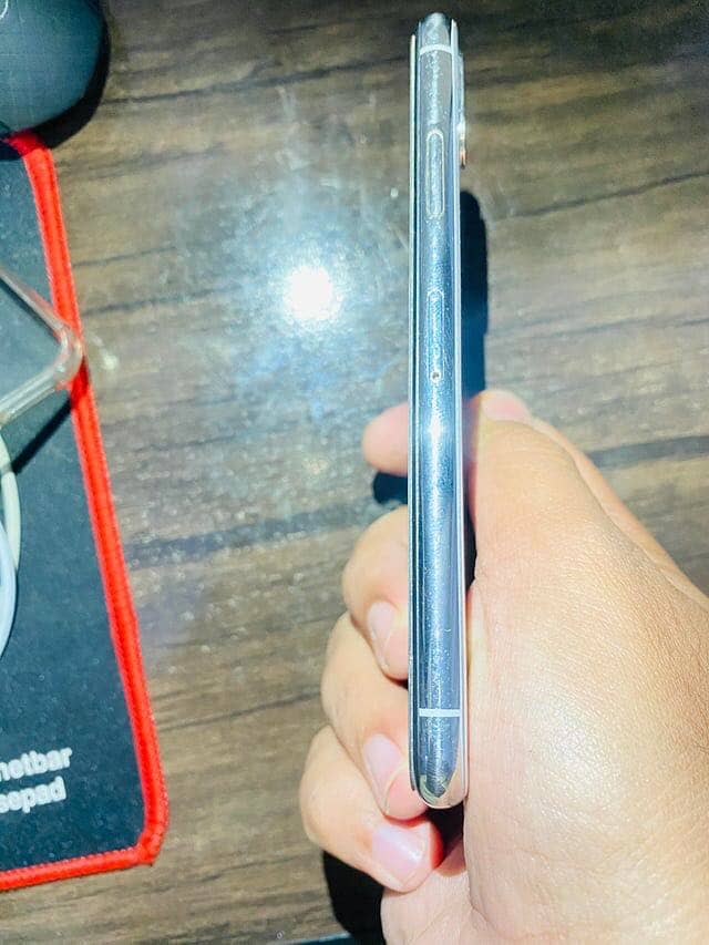 Apple iPhone X 5